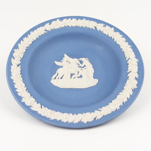 Vintage Wedgwood PEGASUS Collectible Jasperware Plate beautiful for bookshelf! - Picture 4 of 11